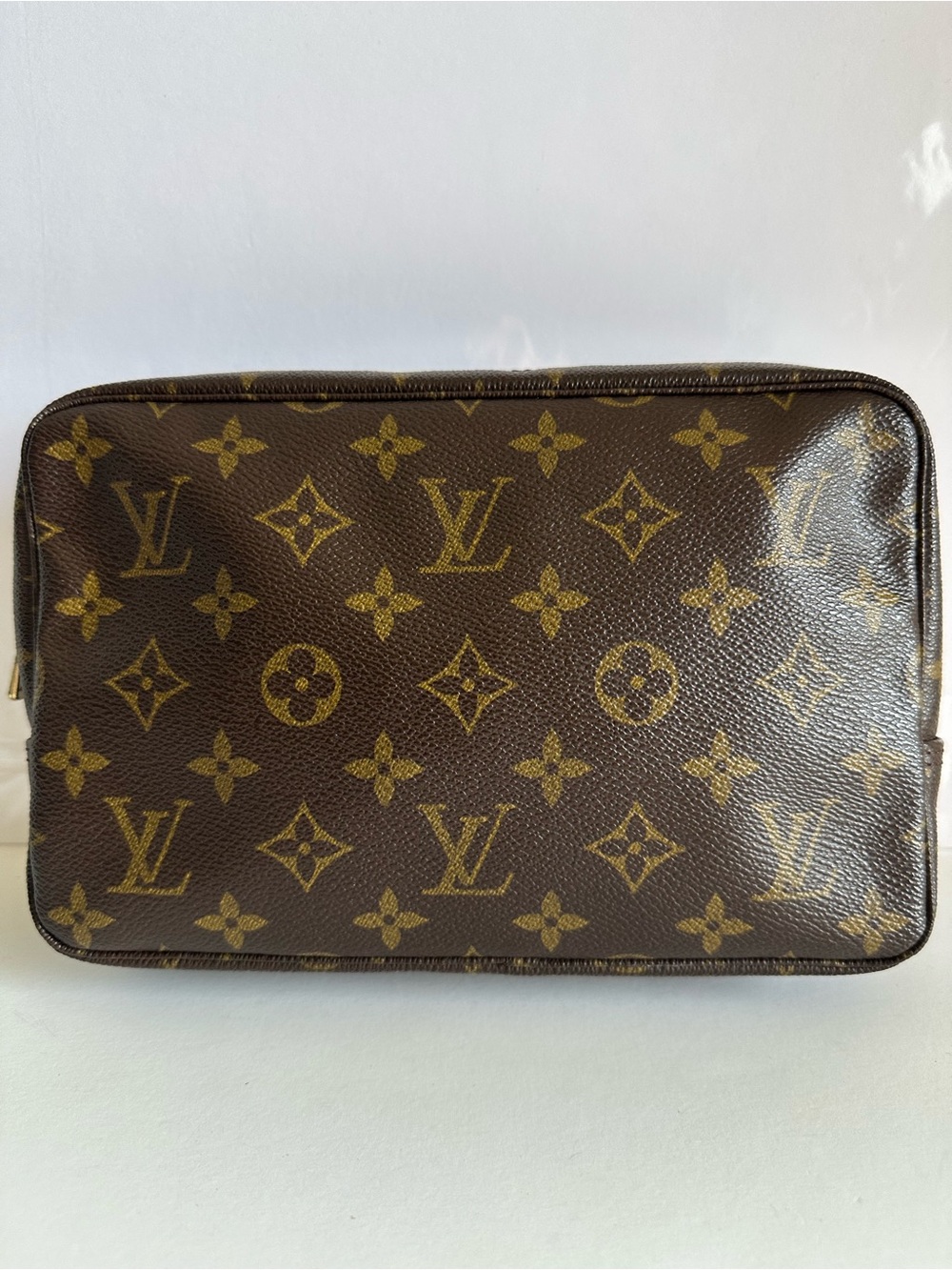 Louis Vuitton Monogram Trousse Toilette 23 Cosmetic Pouch Excellent Condition